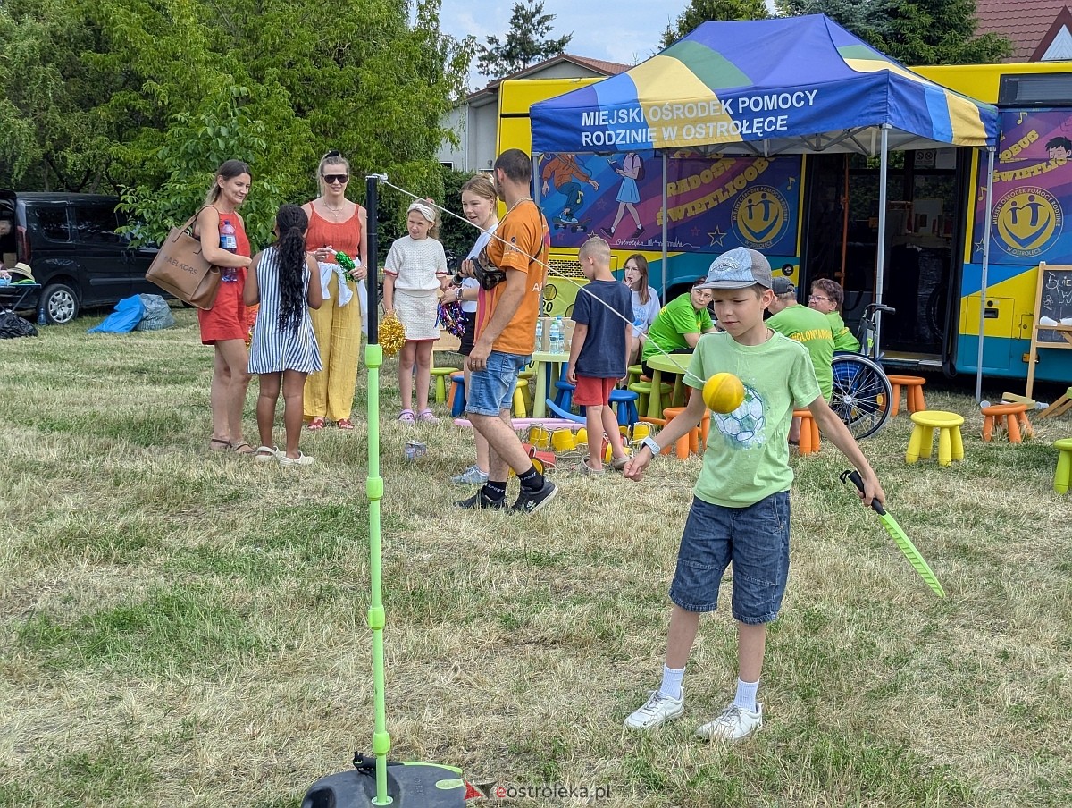 Spotkania sąsiedzkie na osiedlu Pomian [06.07.2025] - zdjęcie #6 - eOstroleka.pl