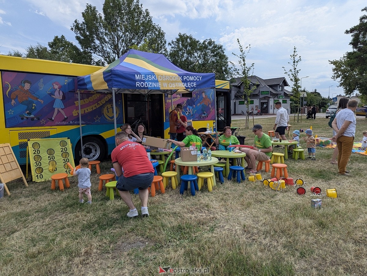 Spotkania sąsiedzkie na osiedlu Pomian [06.07.2025] - zdjęcie #24 - eOstroleka.pl