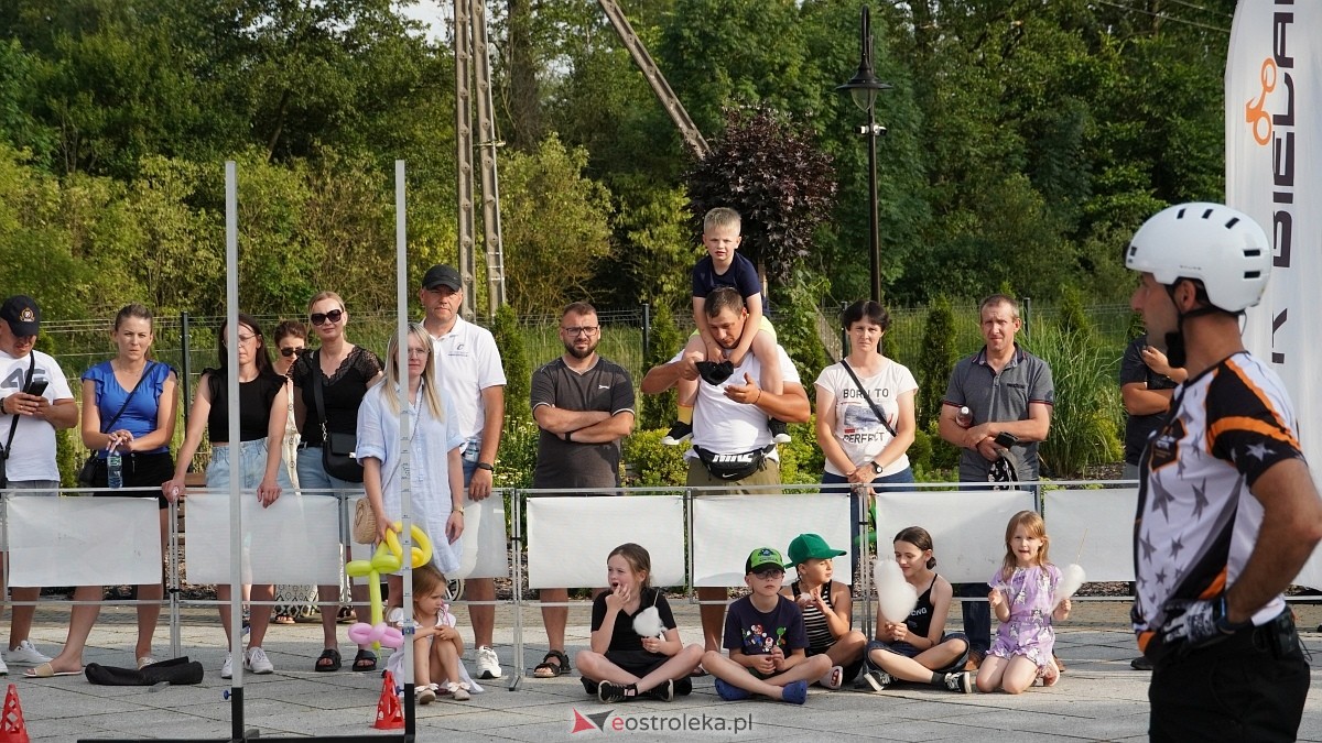 Pokaz akrobacji rowerowych w Troszynie [06.07.2025] - zdjęcie #66 - eOstroleka.pl