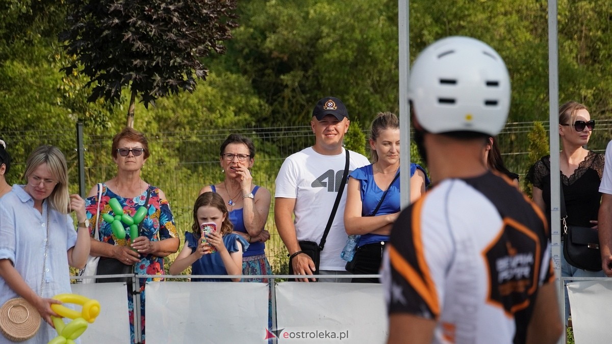 Pokaz akrobacji rowerowych w Troszynie [06.07.2025] - zdjęcie #57 - eOstroleka.pl