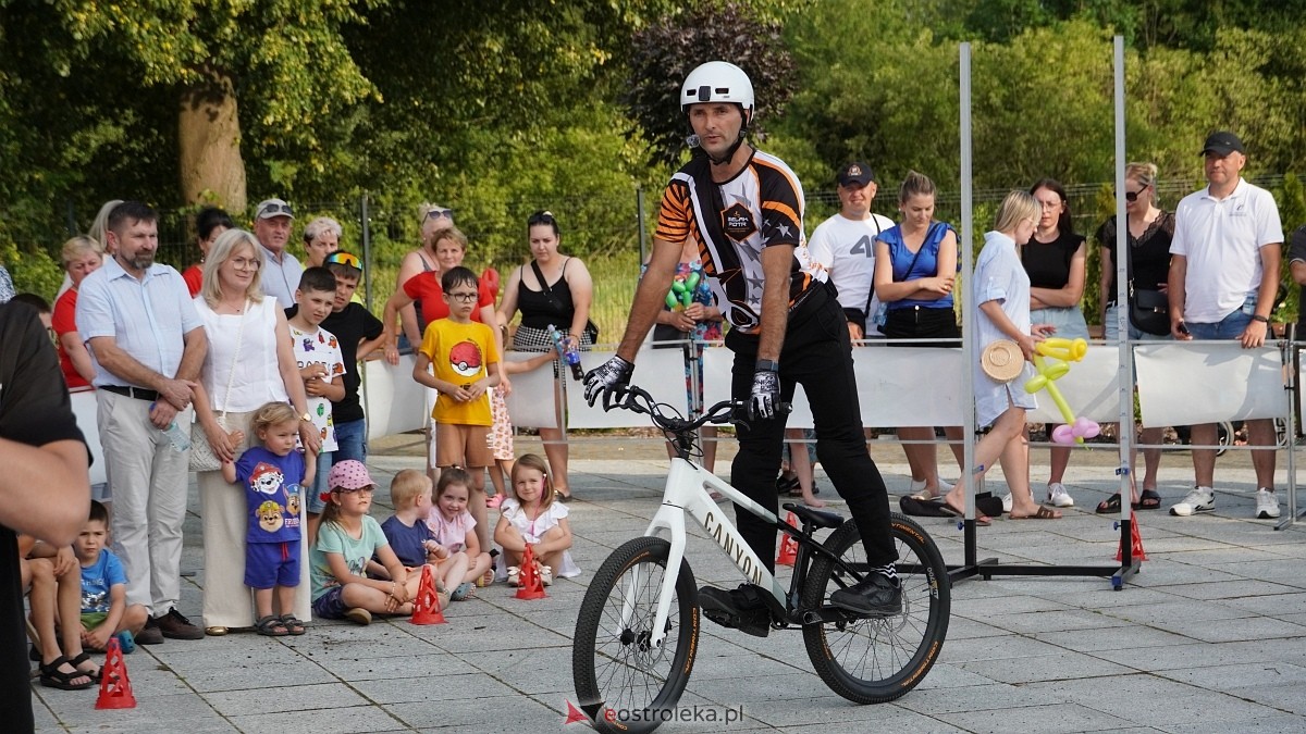 Pokaz akrobacji rowerowych w Troszynie [06.07.2025] - zdjęcie #55 - eOstroleka.pl