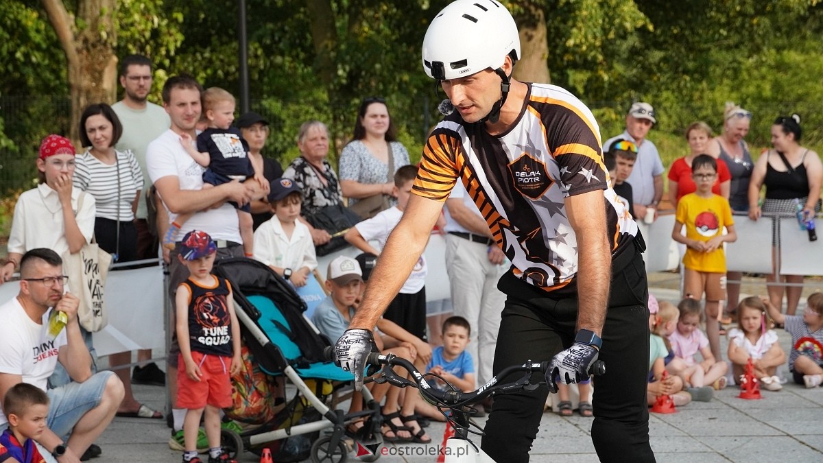 Pokaz akrobacji rowerowych w Troszynie [06.07.2025] - zdjęcie #51 - eOstroleka.pl
