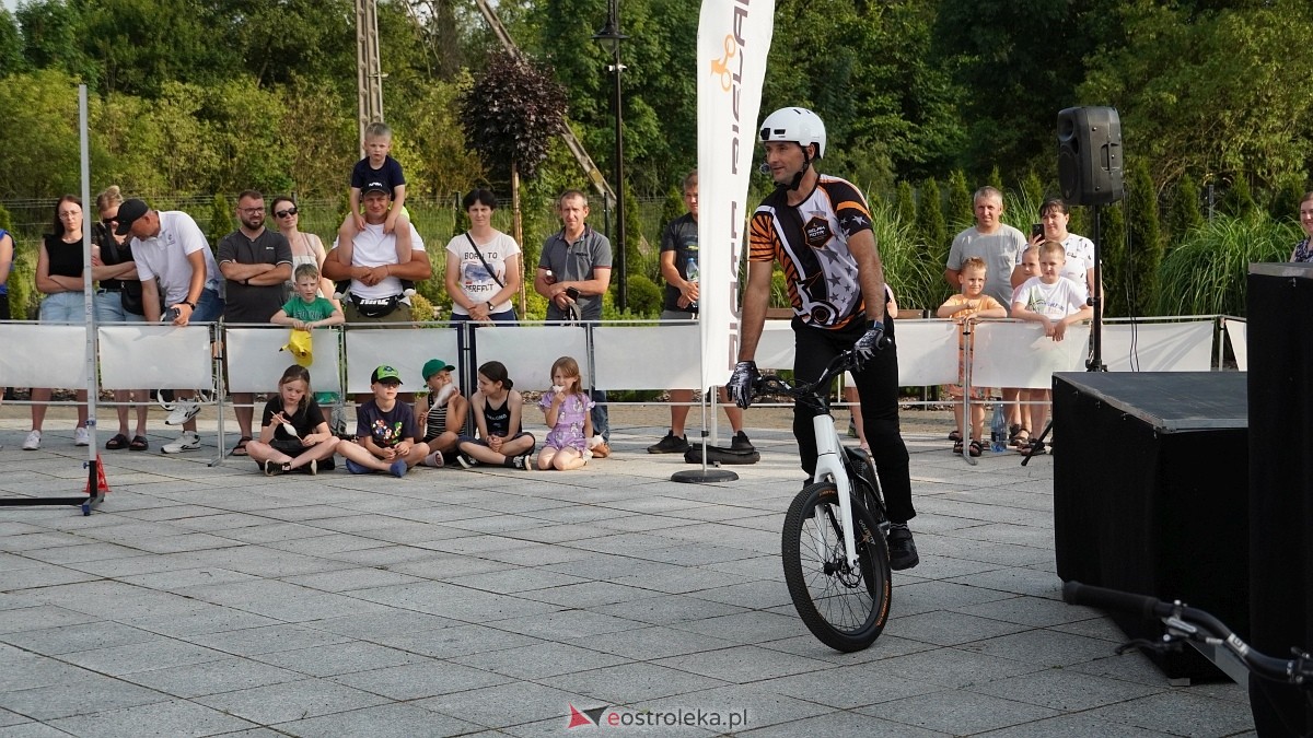 Pokaz akrobacji rowerowych w Troszynie [06.07.2025] - zdjęcie #47 - eOstroleka.pl