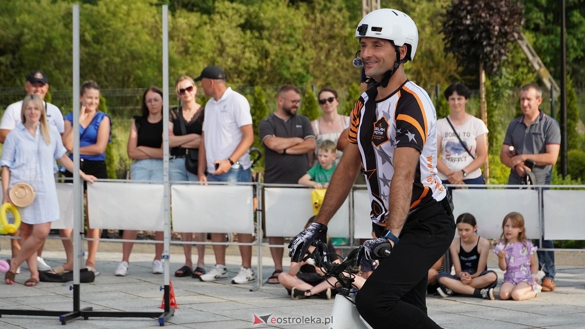 Pokaz akrobacji rowerowych w Troszynie [06.07.2025] - zdjęcie #46 - eOstroleka.pl