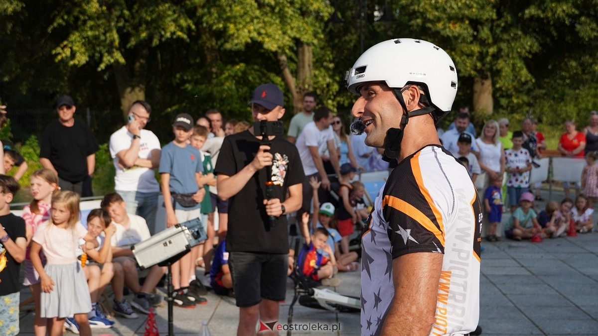 Pokaz akrobacji rowerowych w Troszynie [06.07.2025] - zdjęcie #34 - eOstroleka.pl
