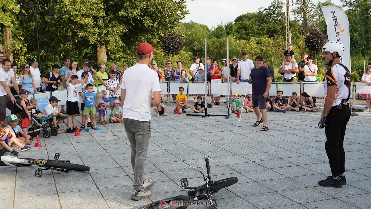 Pokaz akrobacji rowerowych w Troszynie [06.07.2025] - zdjęcie #29 - eOstroleka.pl