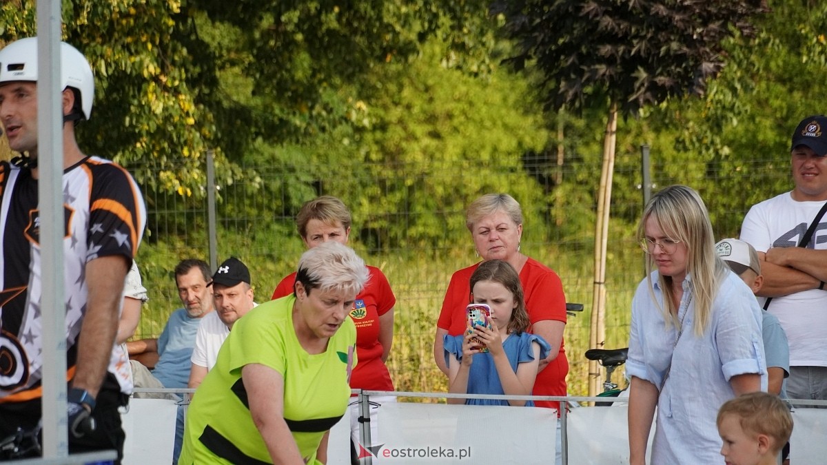 Pokaz akrobacji rowerowych w Troszynie [06.07.2025] - zdjęcie #11 - eOstroleka.pl