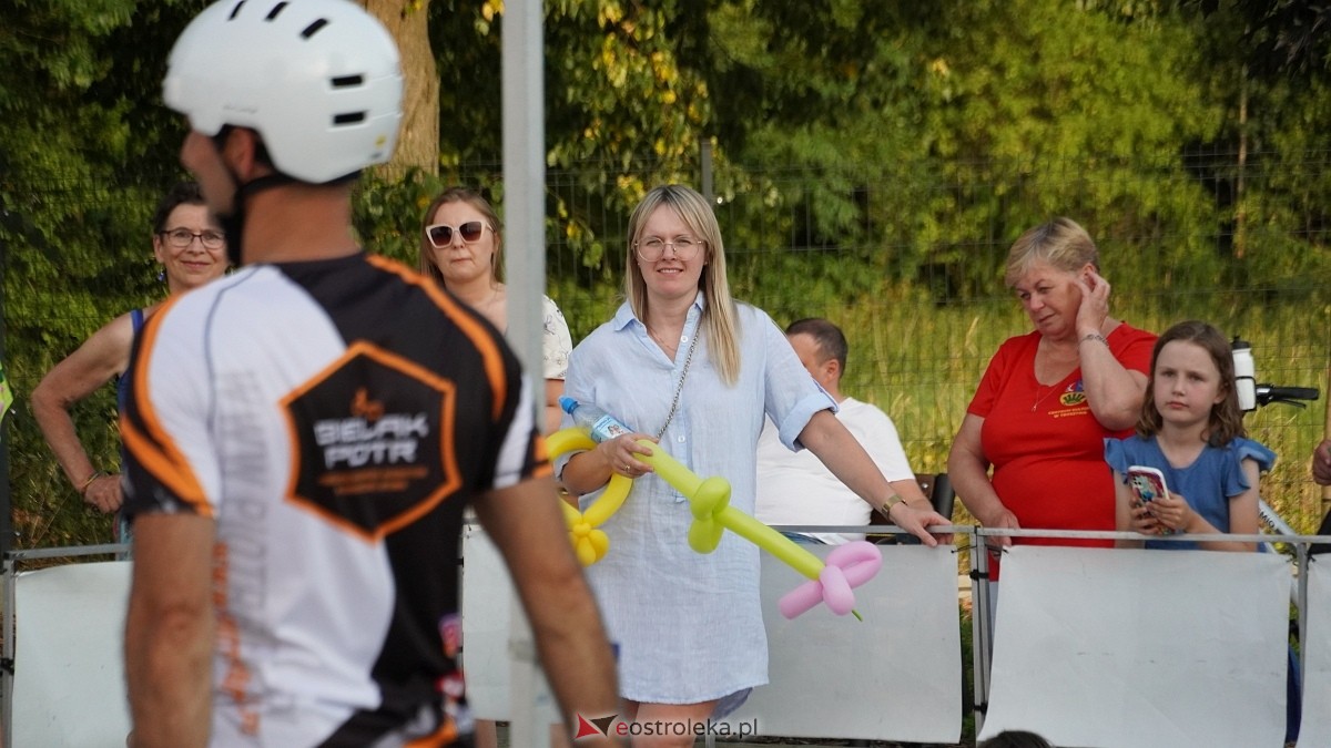 Pokaz akrobacji rowerowych w Troszynie [06.07.2025] - zdjęcie #2 - eOstroleka.pl