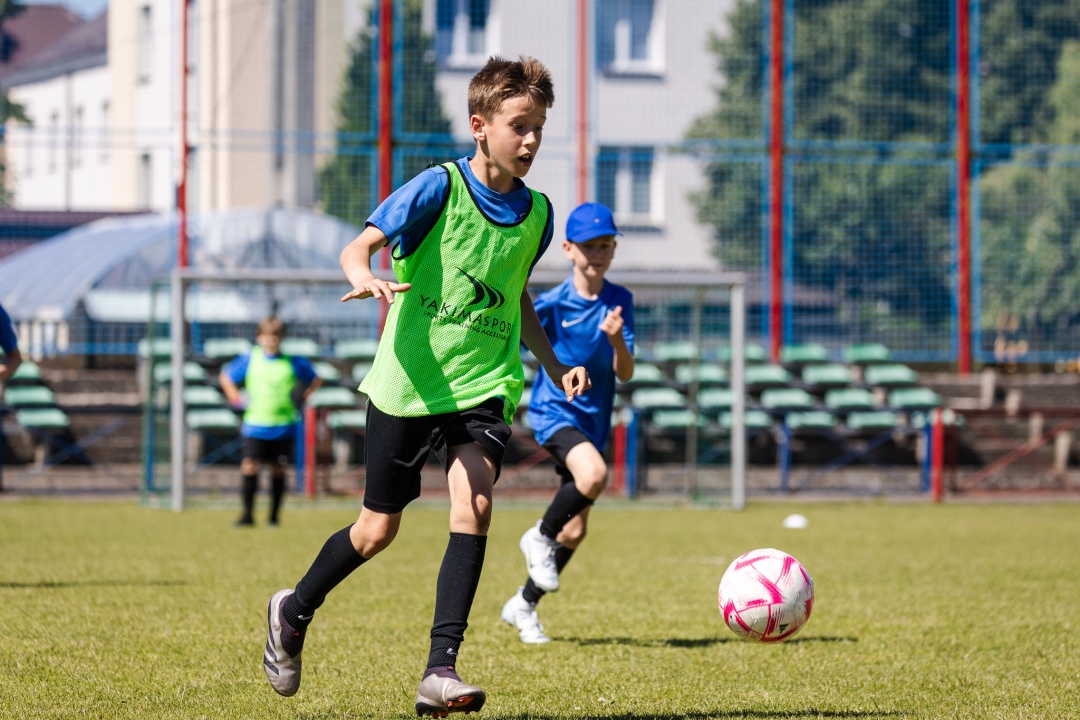 Piłkarski turniej dzikich drużyn - Sportowe wakacje w mieście, fot. MOSIR w Ostrołęce - zdjęcie #18 - eOstroleka.pl