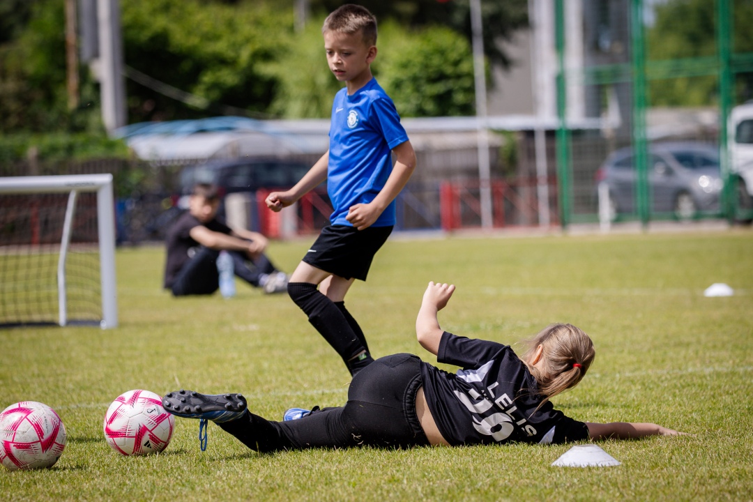 Sportowe wakacje w mieście - trzeci turniej piłki nożnej, fot. MOSIR Ostrołeka - zdjęcie #6 - eOstroleka.pl