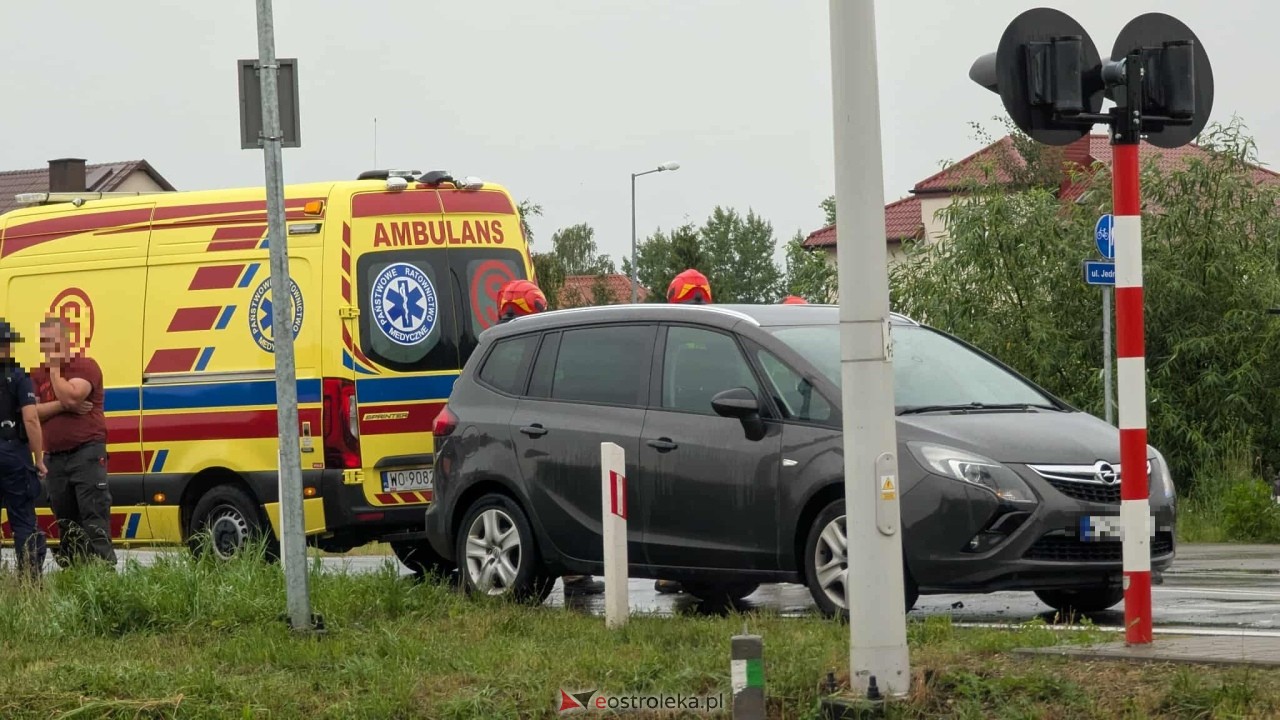 Zderzenie przy Goworowskiej [8.07.2025] - zdjęcie #7 - eOstroleka.pl