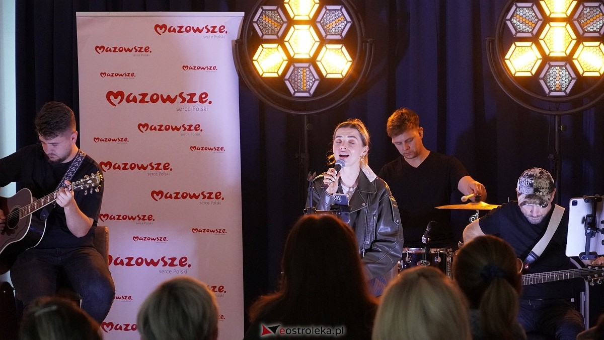 Letnie Granie w Olszewie Borkach: koncert Julity Kaczyńskiej [9.07.2025] - zdjęcie #30 - eOstroleka.pl