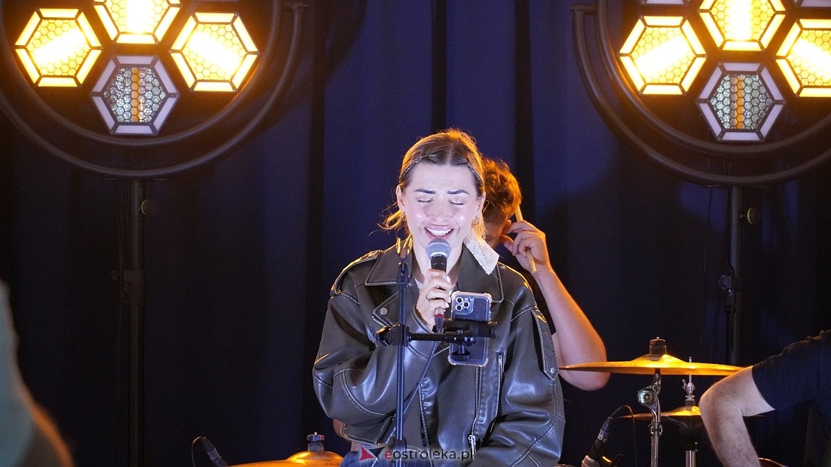 Letnie Granie w Olszewie Borkach: koncert Julity Kaczyńskiej [9.07.2025] - zdjęcie #27 - eOstroleka.pl