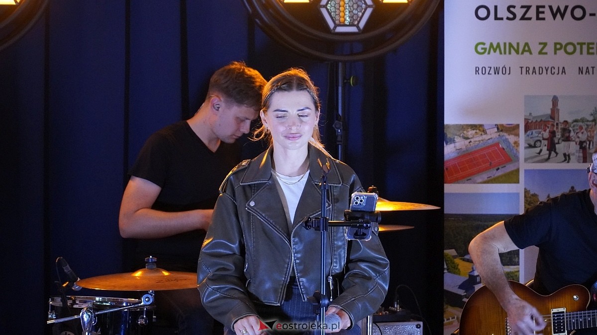 Letnie Granie w Olszewie Borkach: koncert Julity Kaczyńskiej [9.07.2025] - zdjęcie #21 - eOstroleka.pl