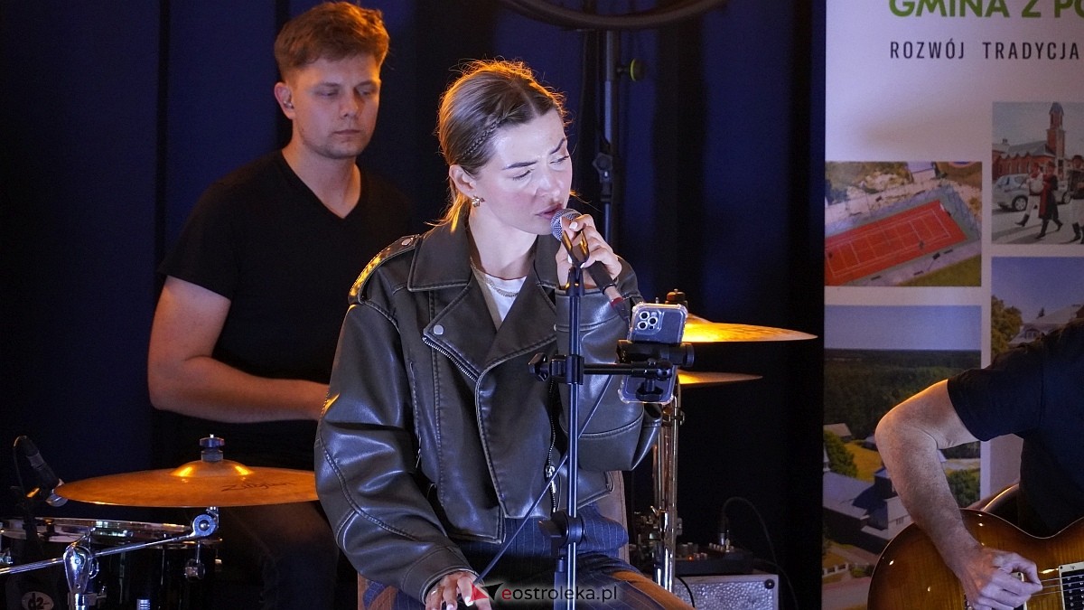 Letnie Granie w Olszewie Borkach: koncert Julity Kaczyńskiej [9.07.2025] - zdjęcie #14 - eOstroleka.pl