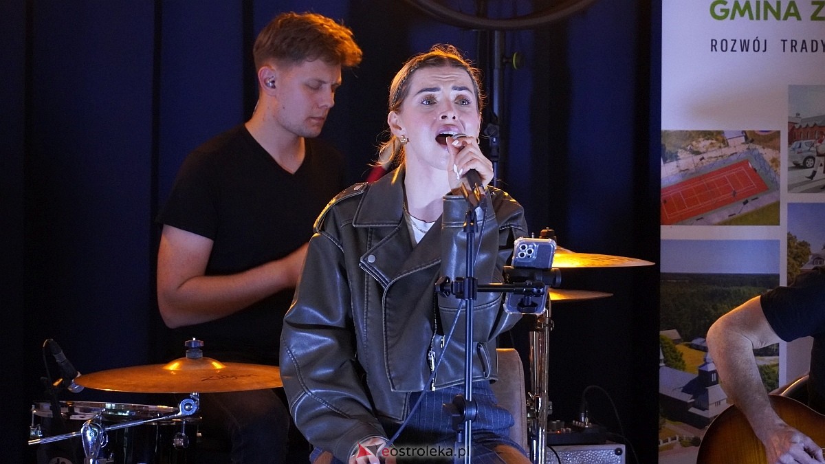 Letnie Granie w Olszewie Borkach: koncert Julity Kaczyńskiej [9.07.2025] - zdjęcie #12 - eOstroleka.pl