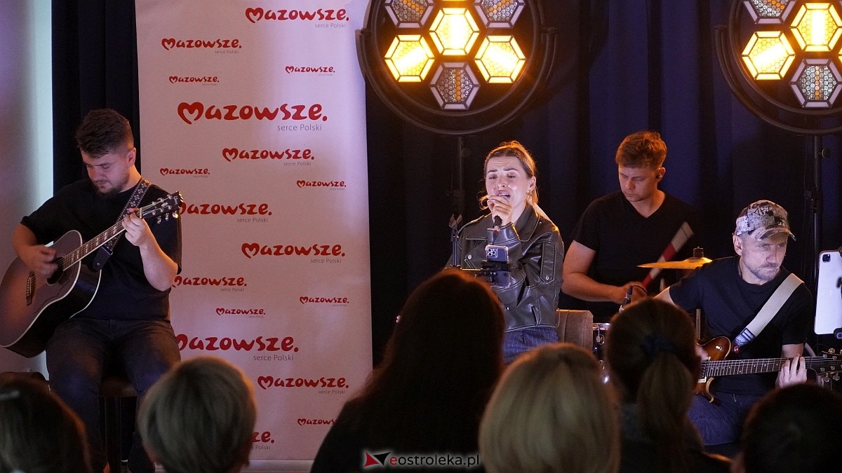 Letnie Granie w Olszewie Borkach: koncert Julity Kaczyńskiej [9.07.2025] - zdjęcie #10 - eOstroleka.pl