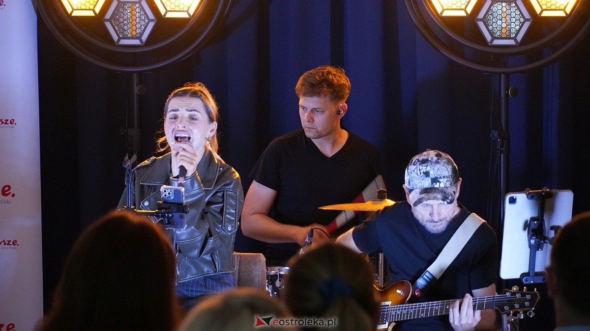 Letnie Granie w Olszewie Borkach: koncert Julity Kaczyńskiej [9.07.2025] - zdjęcie #8 - eOstroleka.pl