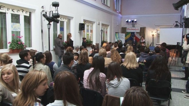 Młodzież z zagranicy odwiedziła Ostrołękę (7.X.2011) - zdjęcie #15 - eOstroleka.pl