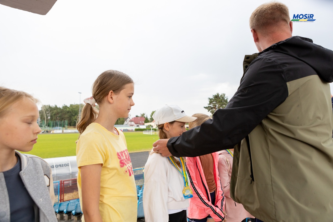 Sportowe wakacje w mieście - zajęcia lekkiej atletyki, fot. MOSIR Ostrołęka - zdjęcie #11 - eOstroleka.pl