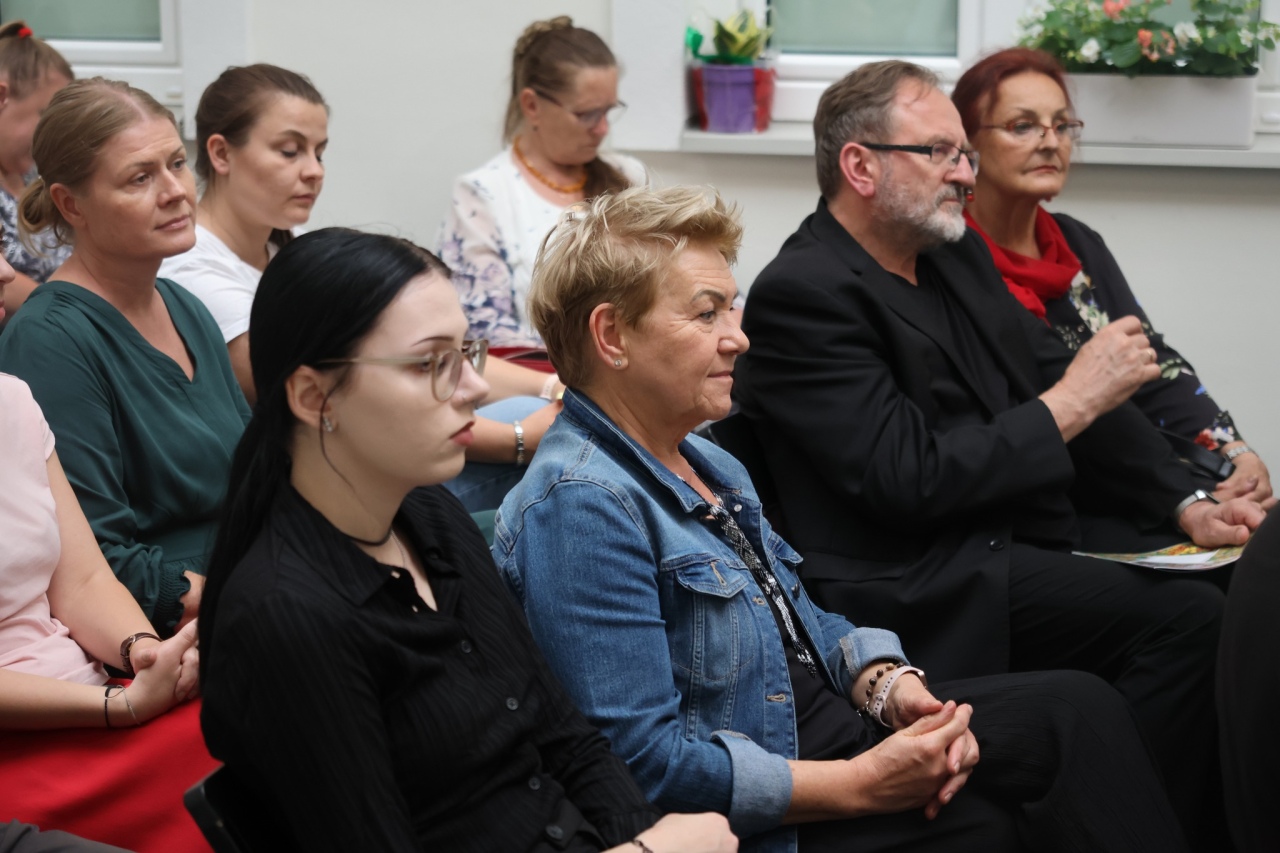 Wernisaż malarstwa Lidii Kulawik w Ostrołęce [09.07.2025] - zdjęcie #22 - eOstroleka.pl