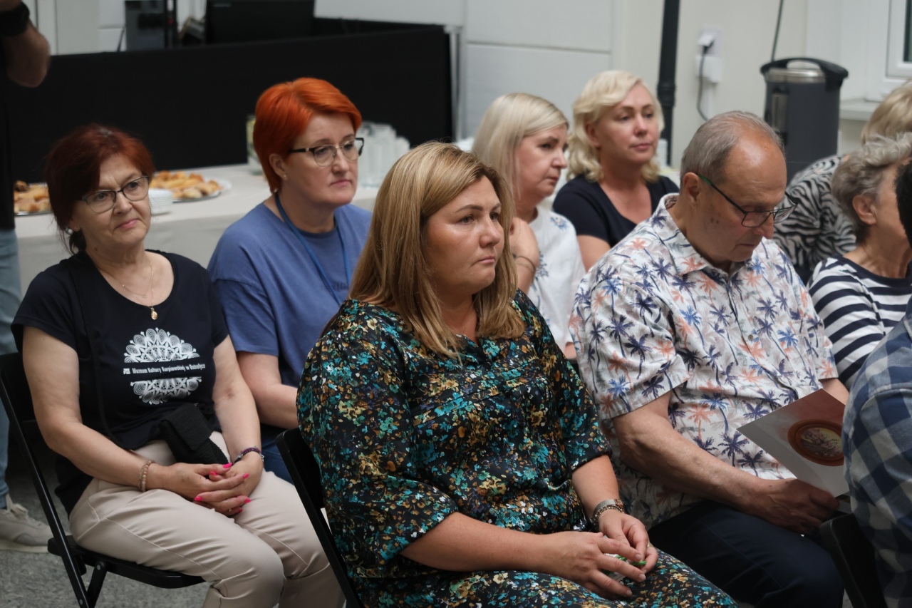 Wernisaż malarstwa Lidii Kulawik w Ostrołęce [09.07.2025] - zdjęcie #18 - eOstroleka.pl