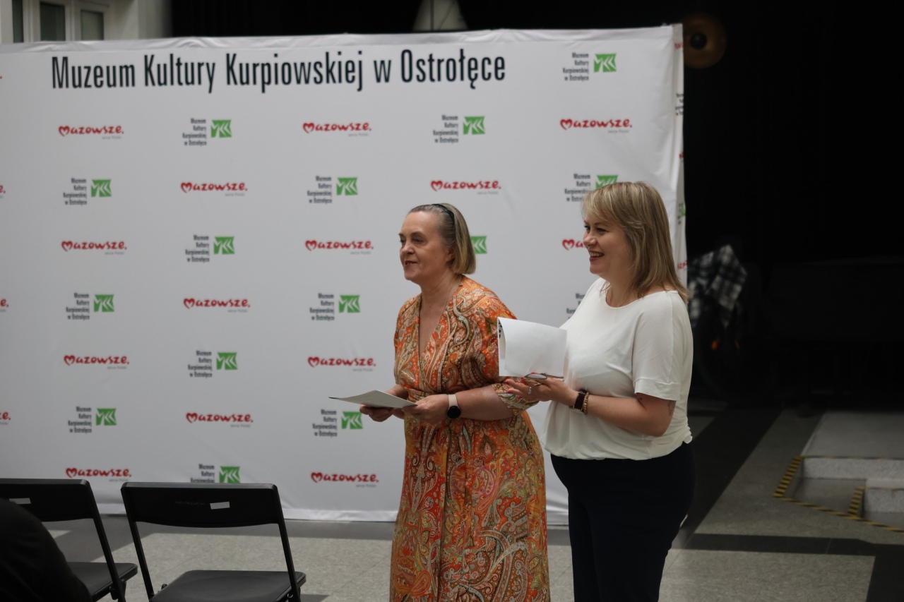 Wernisaż malarstwa Lidii Kulawik w Ostrołęce [09.07.2025] - zdjęcie #1 - eOstroleka.pl