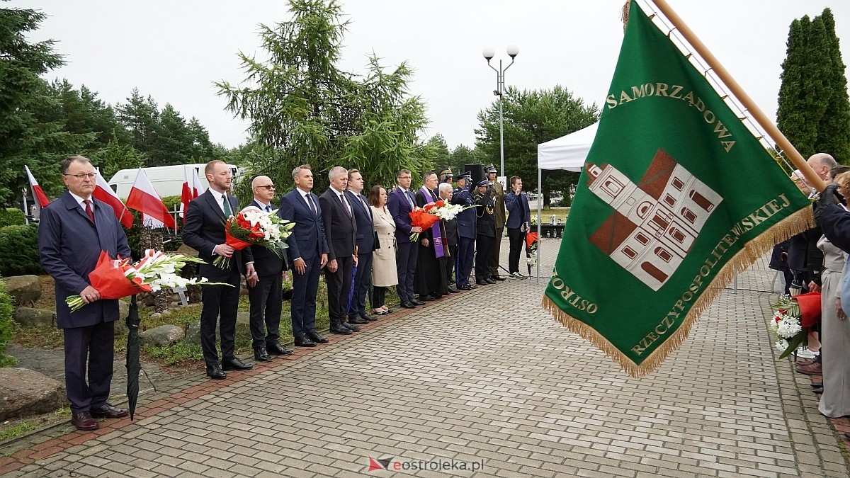 Miejskie obchody Dnia Pamięci o Polakach – Ofiarach Ludobójstwa dokonanego przez OUN i UPA [11.07.2025] - zdjęcie #68 - eOstroleka.pl