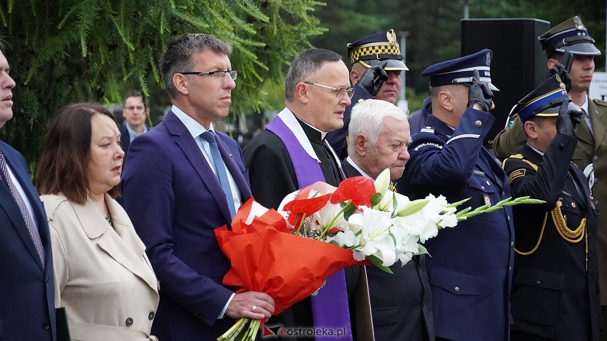 Miejskie obchody Dnia Pamięci o Polakach – Ofiarach Ludobójstwa dokonanego przez OUN i UPA [11.07.2025] - zdjęcie #60 - eOstroleka.pl