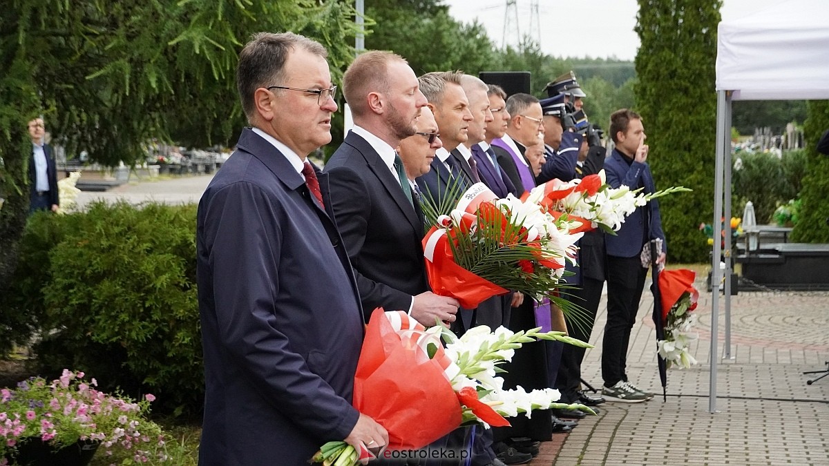 Miejskie obchody Dnia Pamięci o Polakach – Ofiarach Ludobójstwa dokonanego przez OUN i UPA [11.07.2025] - zdjęcie #56 - eOstroleka.pl