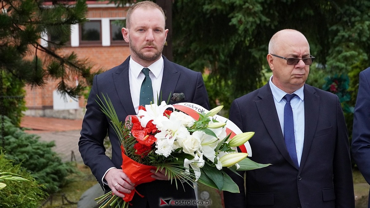 Miejskie obchody Dnia Pamięci o Polakach – Ofiarach Ludobójstwa dokonanego przez OUN i UPA [11.07.2025] - zdjęcie #42 - eOstroleka.pl