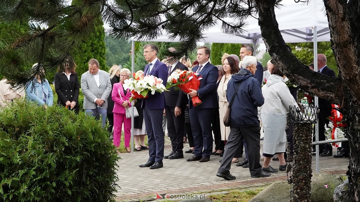 Miejskie obchody Dnia Pamięci o Polakach – Ofiarach Ludobójstwa dokonanego przez OUN i UPA [11.07.2025] - zdjęcie #21 - eOstroleka.pl