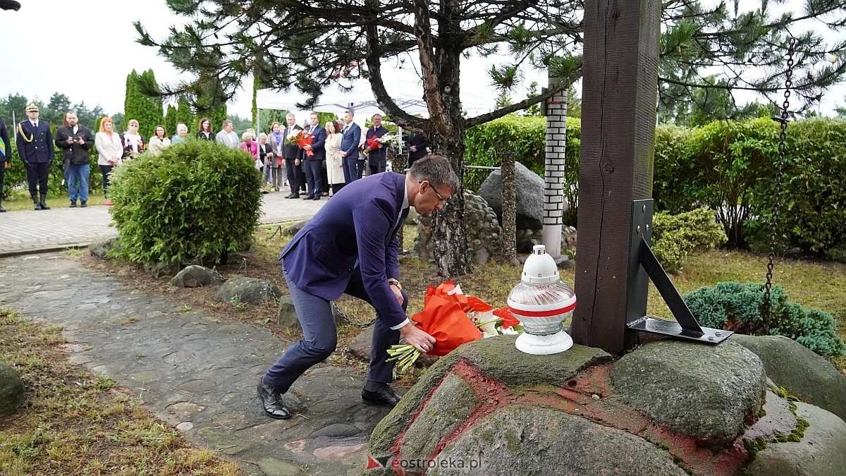 Miejskie obchody Dnia Pamięci o Polakach – Ofiarach Ludobójstwa dokonanego przez OUN i UPA [11.07.2025] - zdjęcie #18 - eOstroleka.pl