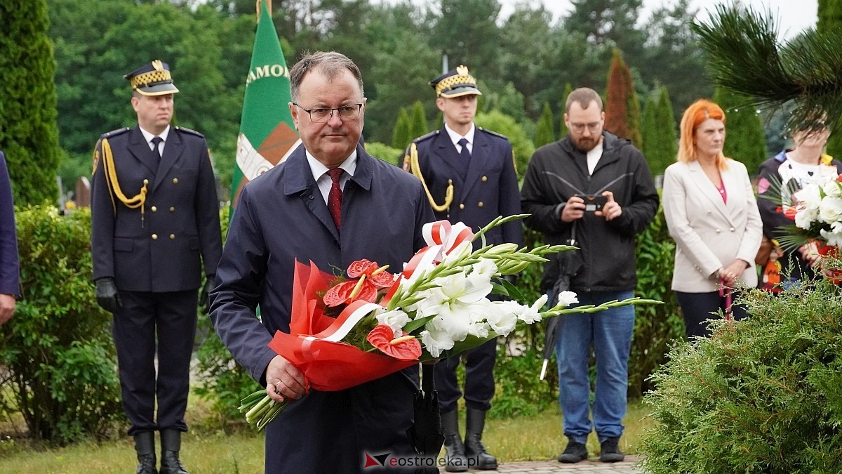 Miejskie obchody Dnia Pamięci o Polakach – Ofiarach Ludobójstwa dokonanego przez OUN i UPA [11.07.2025] - zdjęcie #14 - eOstroleka.pl