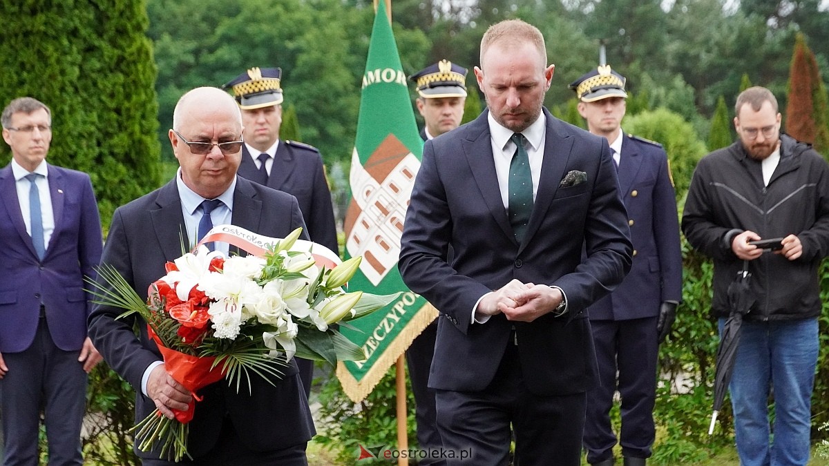 Miejskie obchody Dnia Pamięci o Polakach – Ofiarach Ludobójstwa dokonanego przez OUN i UPA [11.07.2025] - zdjęcie #10 - eOstroleka.pl