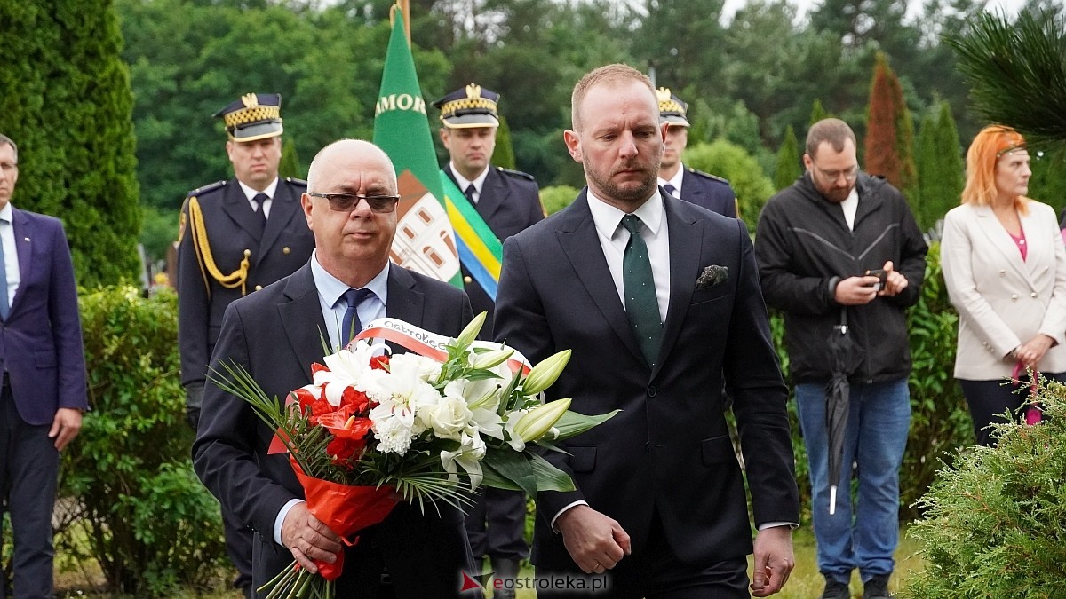 Miejskie obchody Dnia Pamięci o Polakach – Ofiarach Ludobójstwa dokonanego przez OUN i UPA [11.07.2025] - zdjęcie #9 - eOstroleka.pl