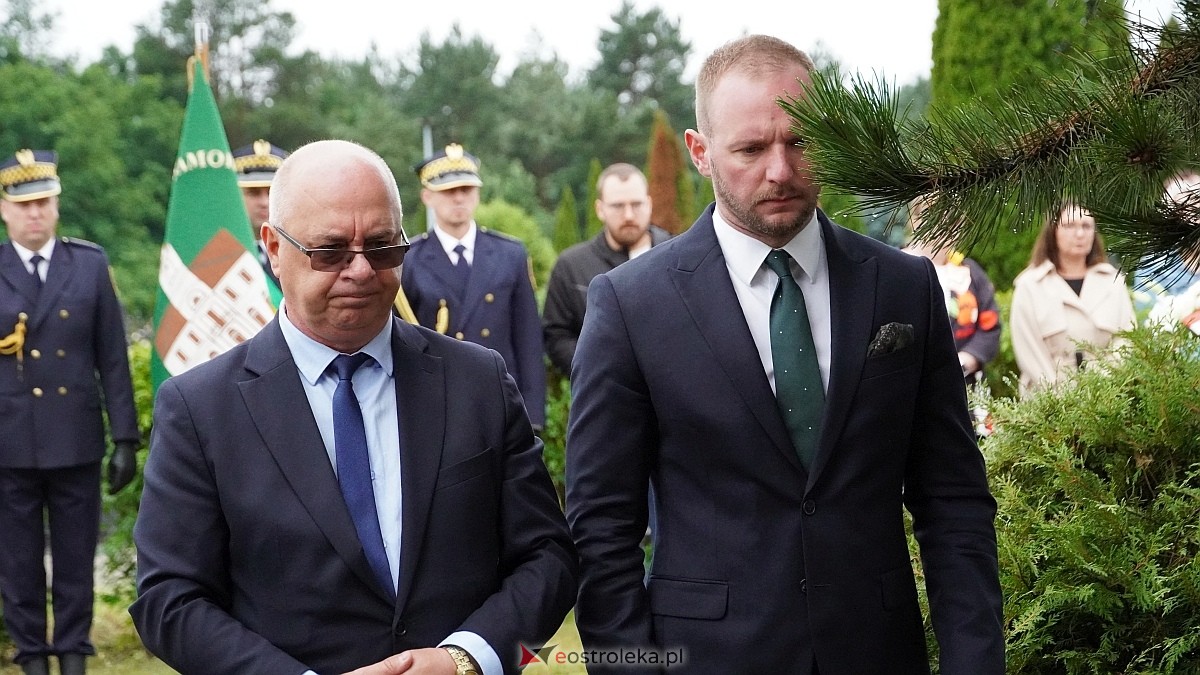 Miejskie obchody Dnia Pamięci o Polakach – Ofiarach Ludobójstwa dokonanego przez OUN i UPA [11.07.2025] - zdjęcie #6 - eOstroleka.pl