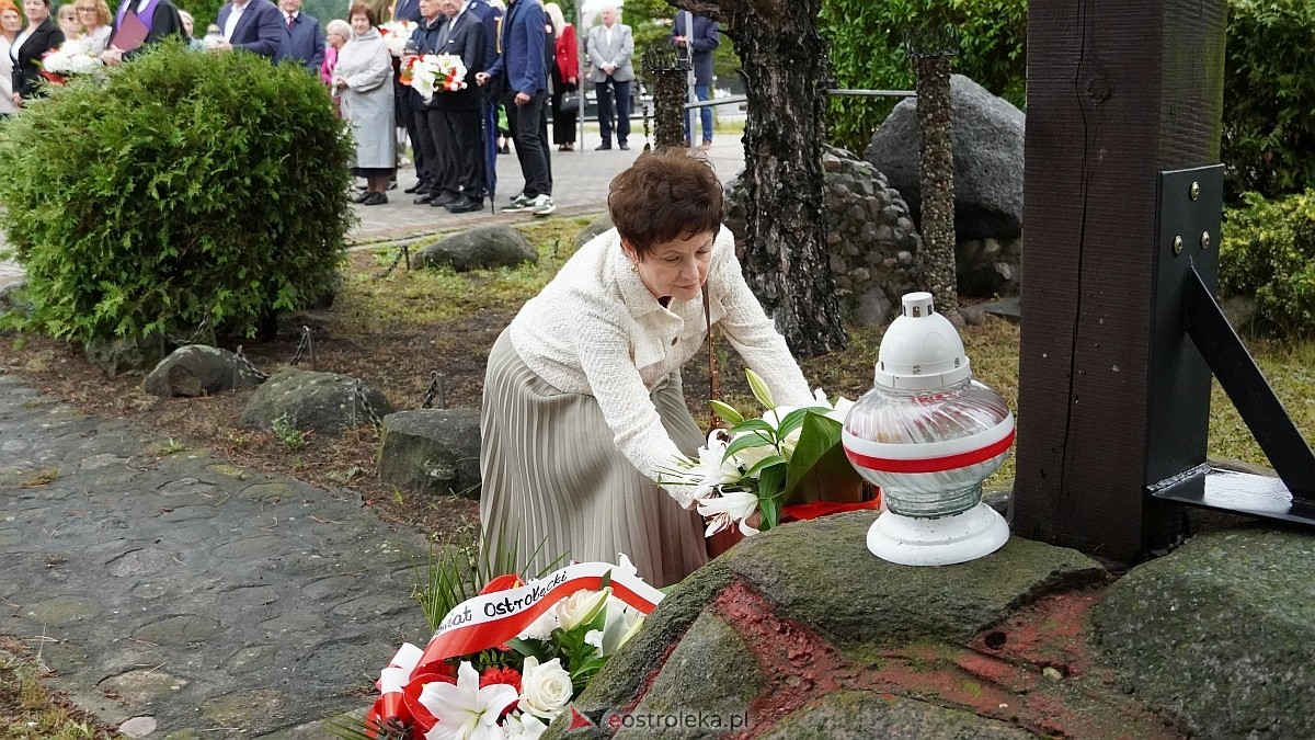 Miejskie obchody Dnia Pamięci o Polakach – Ofiarach Ludobójstwa dokonanego przez OUN i UPA [11.07.2025] - zdjęcie #4 - eOstroleka.pl