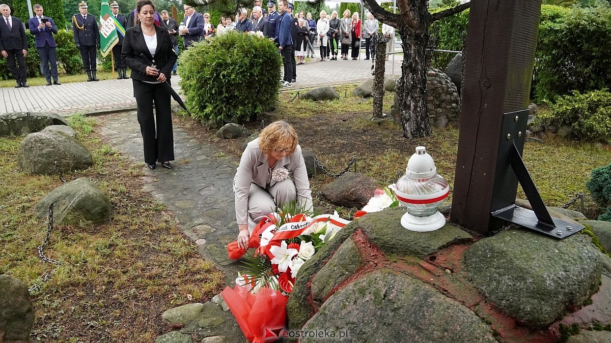 Miejskie obchody Dnia Pamięci o Polakach – Ofiarach Ludobójstwa dokonanego przez OUN i UPA [11.07.2025] - zdjęcie #67 - eOstroleka.pl