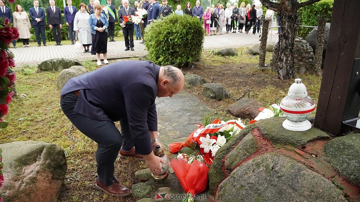 Miejskie obchody Dnia Pamięci o Polakach – Ofiarach Ludobójstwa dokonanego przez OUN i UPA [11.07.2025] - zdjęcie #61 - eOstroleka.pl