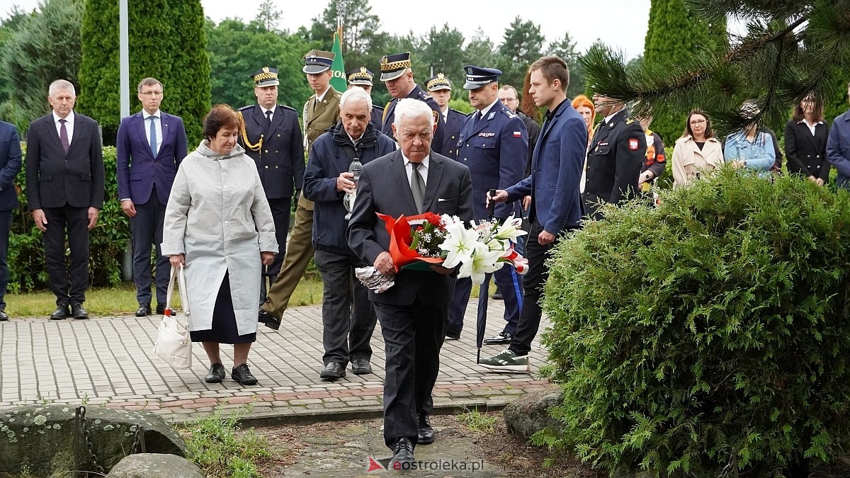 Miejskie obchody Dnia Pamięci o Polakach – Ofiarach Ludobójstwa dokonanego przez OUN i UPA [11.07.2025] - zdjęcie #59 - eOstroleka.pl
