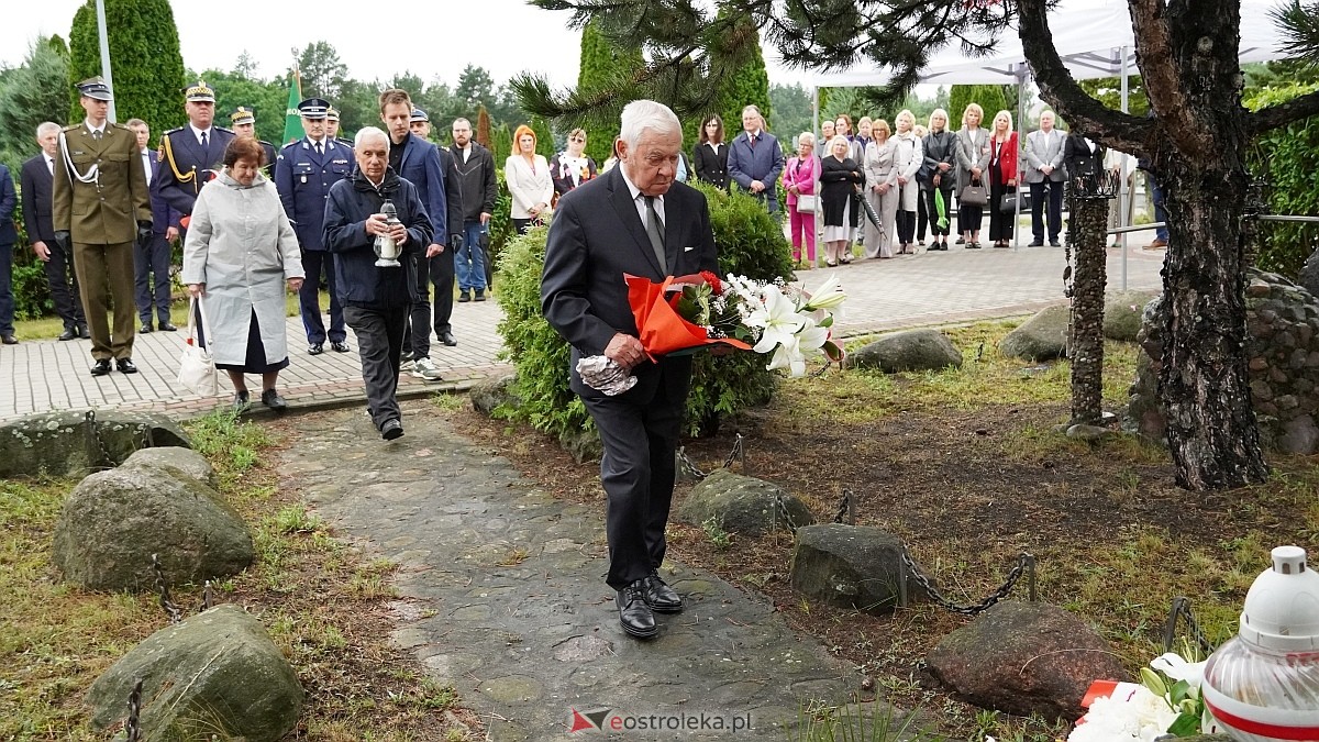 Miejskie obchody Dnia Pamięci o Polakach – Ofiarach Ludobójstwa dokonanego przez OUN i UPA [11.07.2025] - zdjęcie #53 - eOstroleka.pl