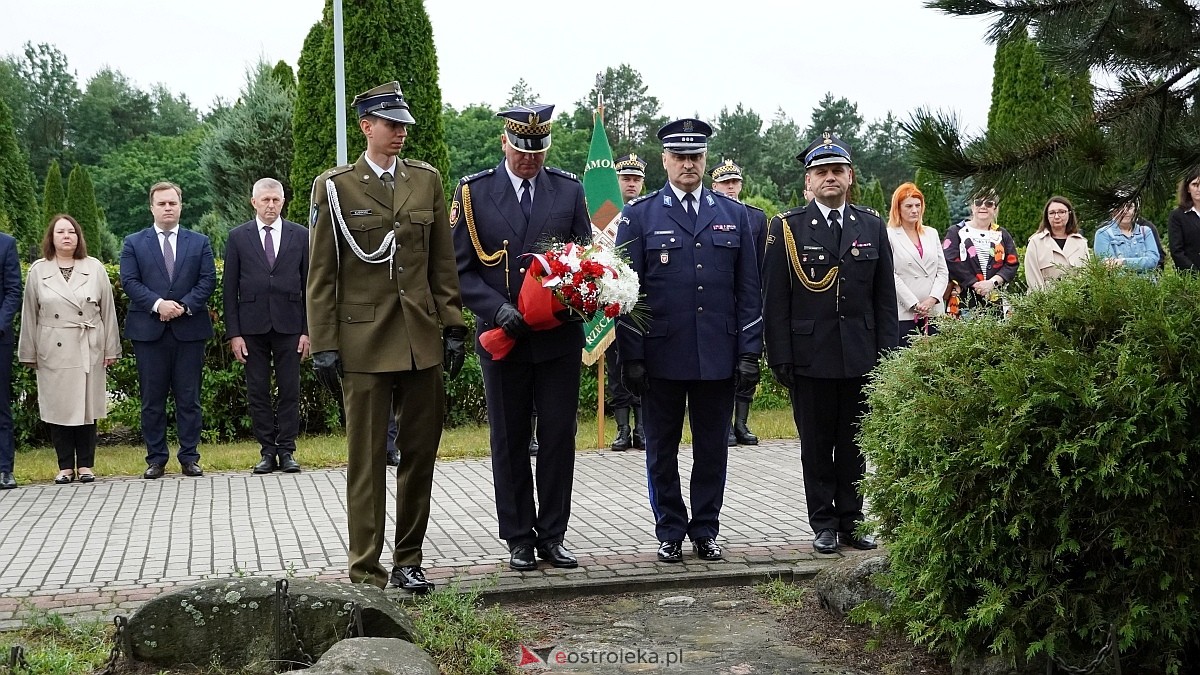 Miejskie obchody Dnia Pamięci o Polakach – Ofiarach Ludobójstwa dokonanego przez OUN i UPA [11.07.2025] - zdjęcie #47 - eOstroleka.pl