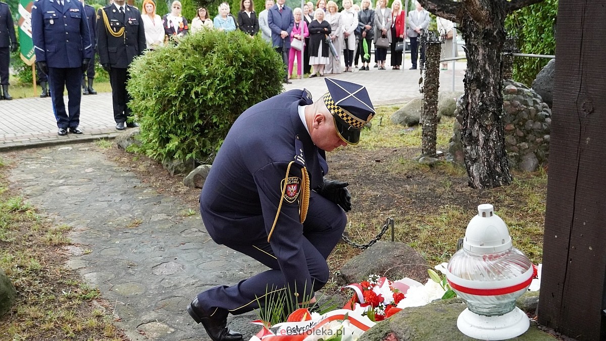 Miejskie obchody Dnia Pamięci o Polakach – Ofiarach Ludobójstwa dokonanego przez OUN i UPA [11.07.2025] - zdjęcie #43 - eOstroleka.pl