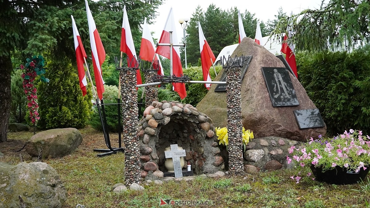 Miejskie obchody Dnia Pamięci o Polakach – Ofiarach Ludobójstwa dokonanego przez OUN i UPA [11.07.2025] - zdjęcie #33 - eOstroleka.pl