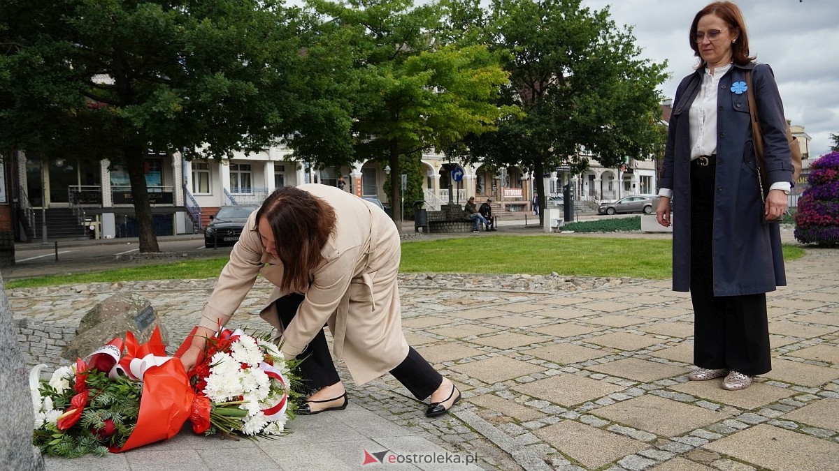 Obchody upamiętniające ofiary rzezi wołyńskiej [12.07.2025] - zdjęcie #14 - eOstroleka.pl
