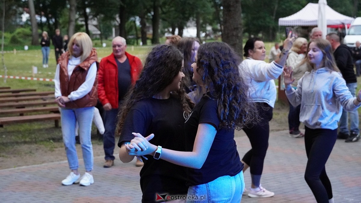 Zabawa pod gwiazdami w Święto Folkloru Kurpiowskiego [12.07.2025] - zdjęcie #77 - eOstroleka.pl