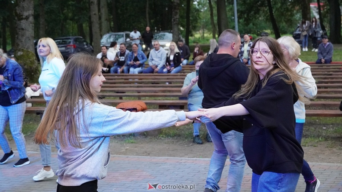 Zabawa pod gwiazdami w Święto Folkloru Kurpiowskiego [12.07.2025] - zdjęcie #49 - eOstroleka.pl