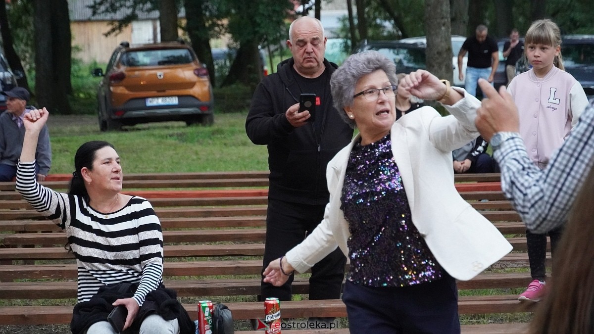 Zabawa pod gwiazdami w Święto Folkloru Kurpiowskiego [12.07.2025] - zdjęcie #40 - eOstroleka.pl