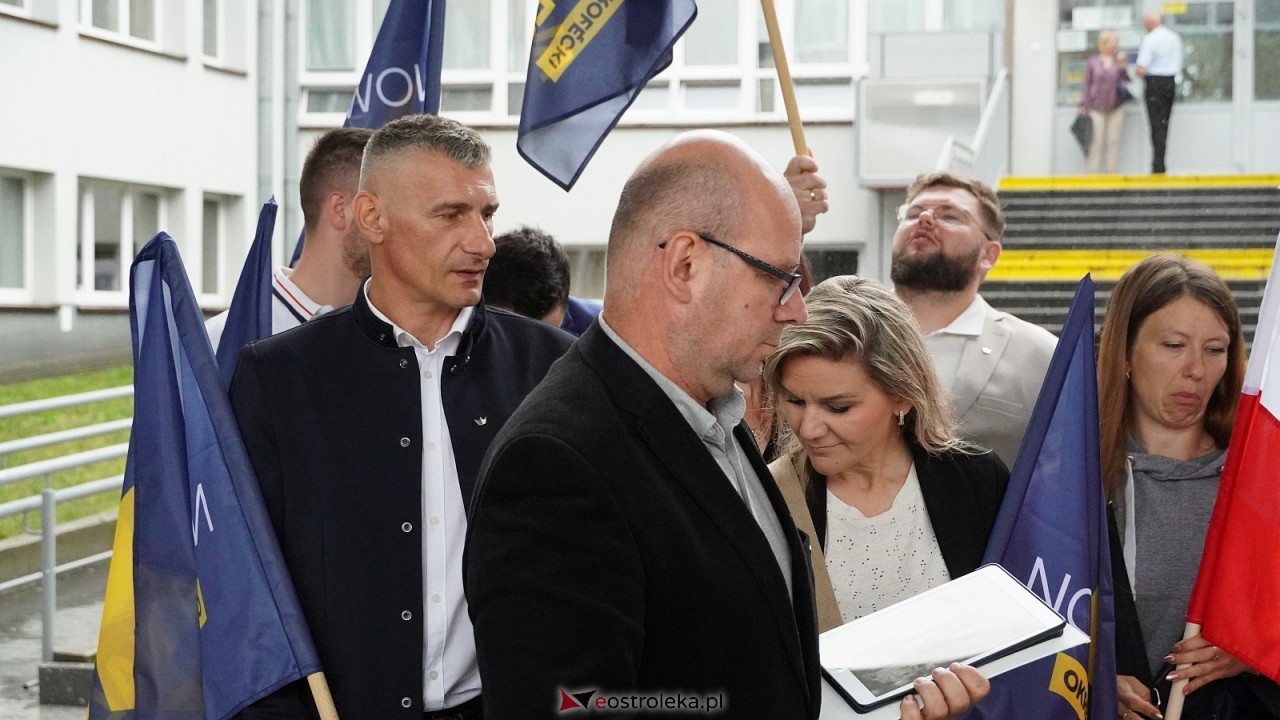 Stop imigacji - protest w Ostrołęce [19.07.2025] - zdjęcie #142 - eOstroleka.pl